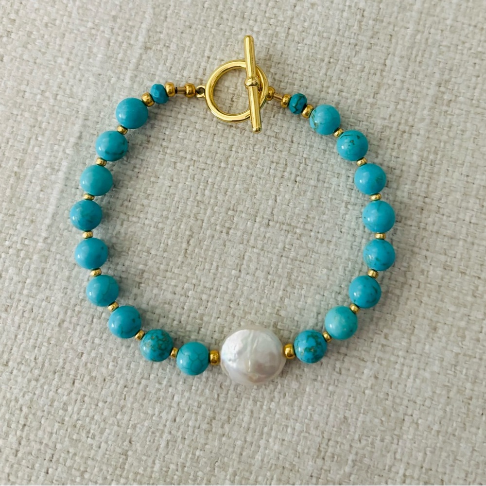 Turquoise beaded bracelet with freshwater coin pearl
